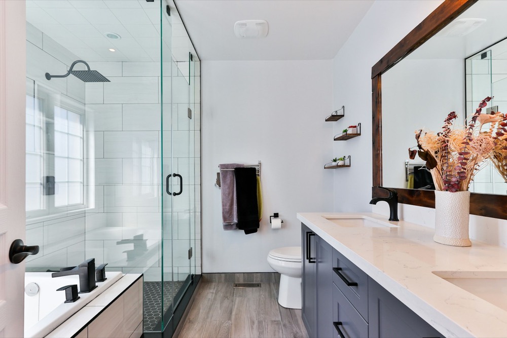 Salle de bain familiale : bien l'aménager pour éviter les embouteillages